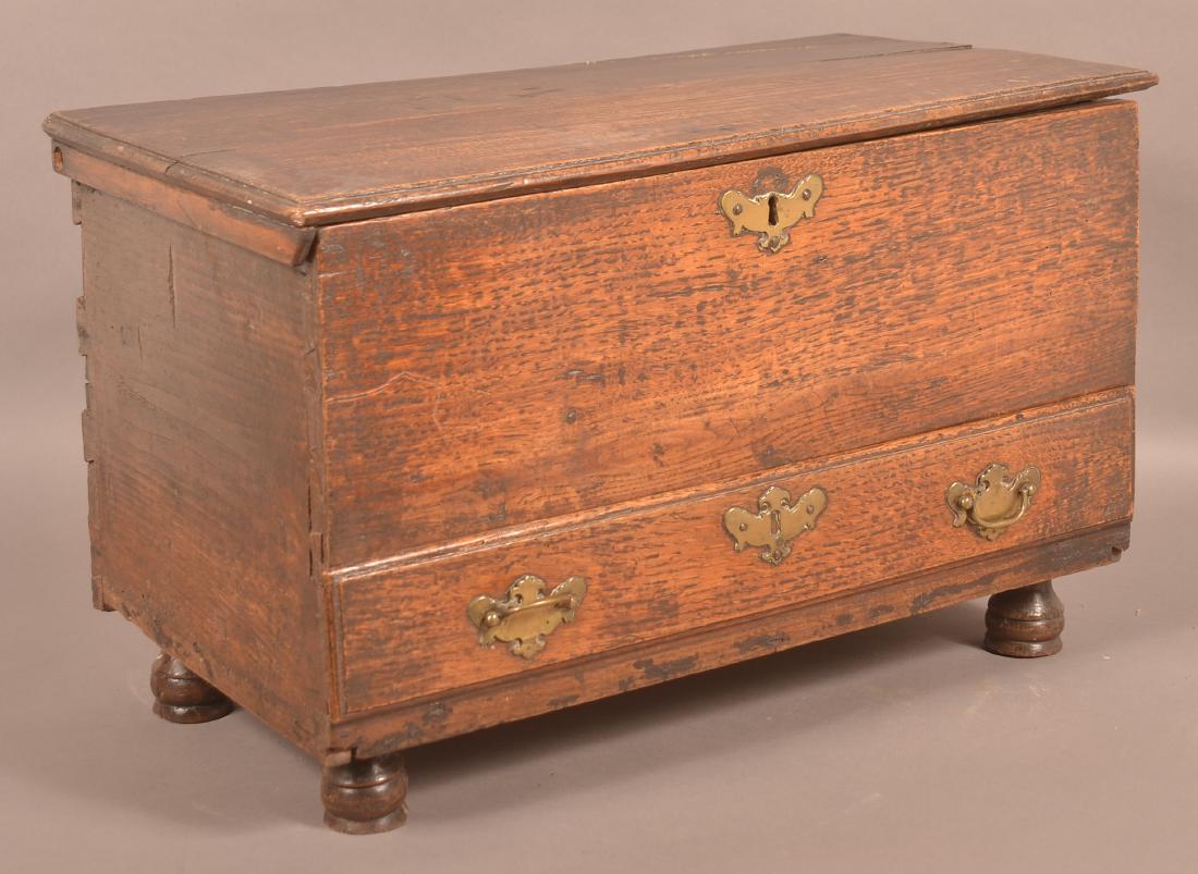 Continental 18th Century Oak Miniature Blanket Chest. (1 of 4)
