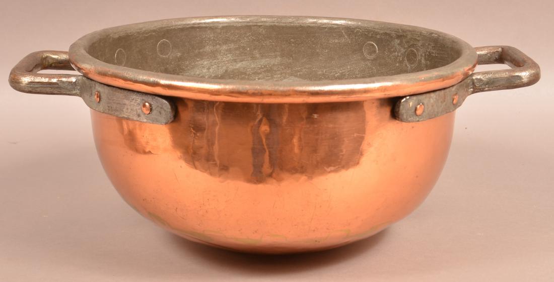 Unsigned Antique Copper Candy Kettle. (1 of 2)