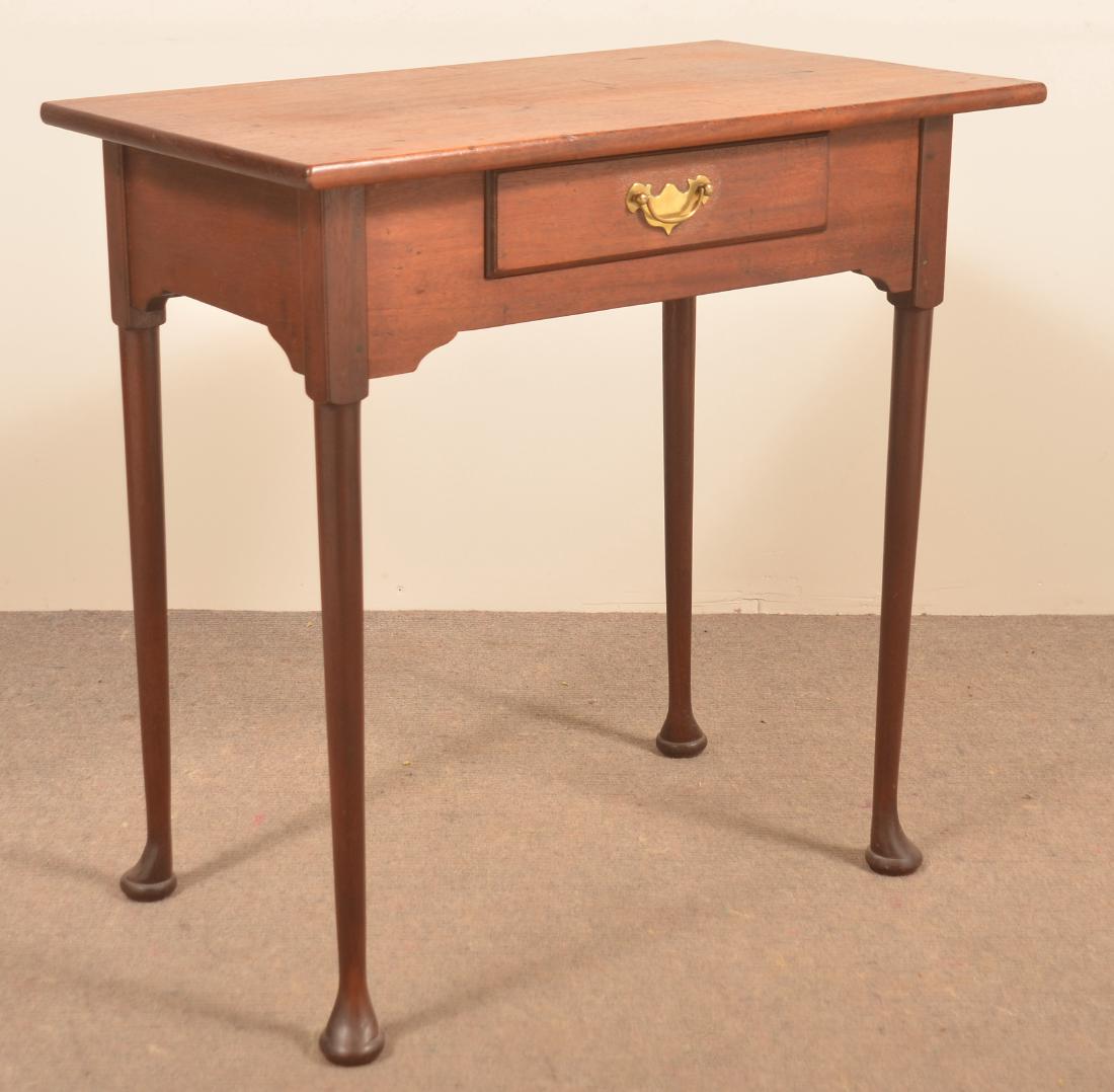 American Queen Anne Mahogany Tea Table. (1 of 2)