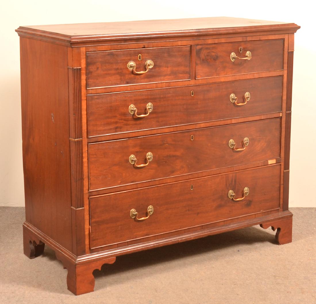 Chippendale/Hepplewhite Mahogany Chest of Drawers.: Chippendale/Hepplewhite Transitional Mahogany Chest of Drawers. Circa. 1790-1800. Molded top, Two split over three full width cock beaded, graduated, dovetailed drawers, (chestnut secondary wood) reed