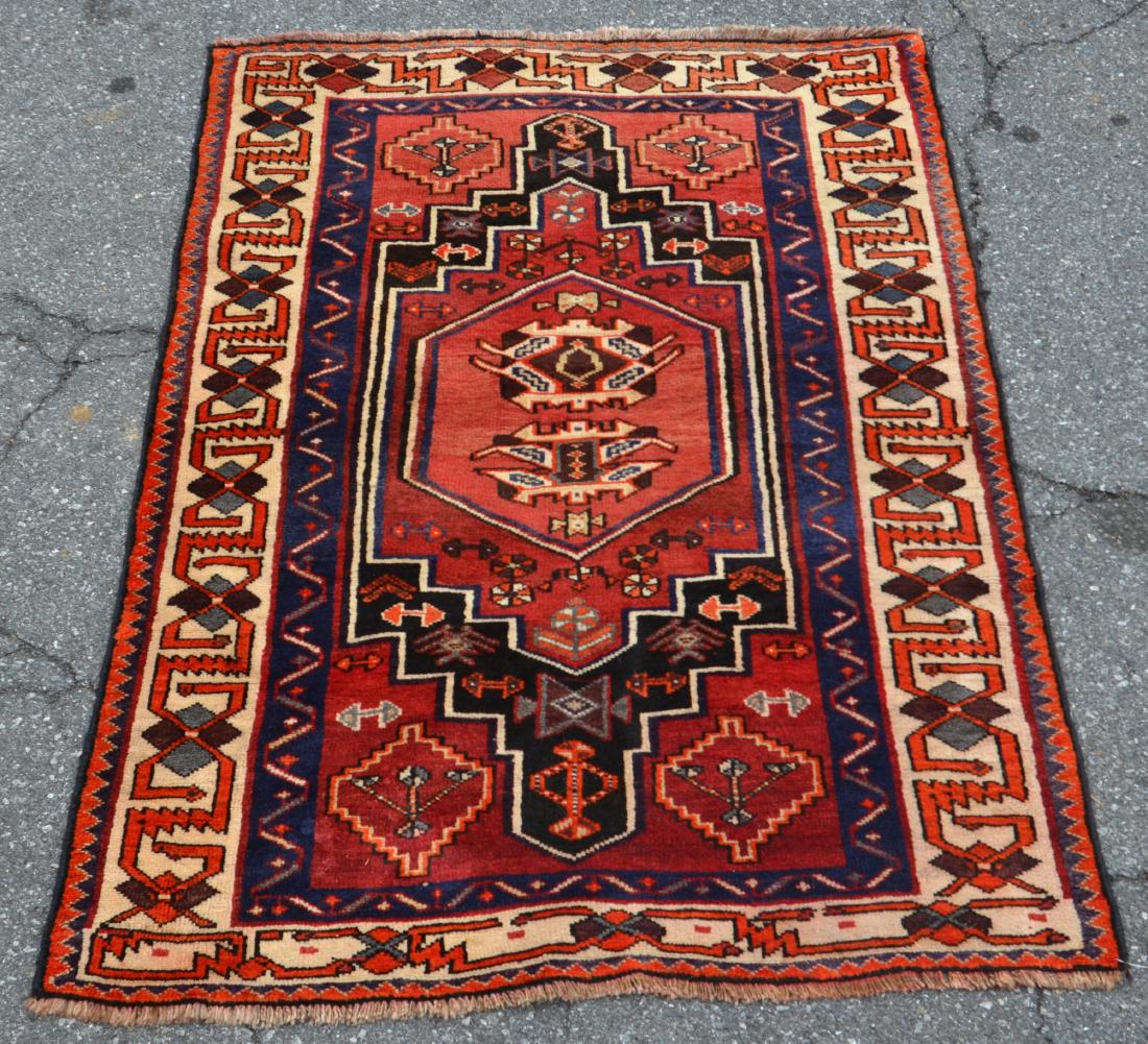 Vintage Geometric Pattern Oriental  Area Rug. (1 of 4)