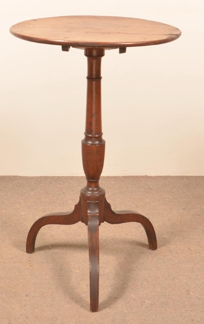 Pennsylvania Federal Walnut Tilt-top Candlestand. (1 of 2)
