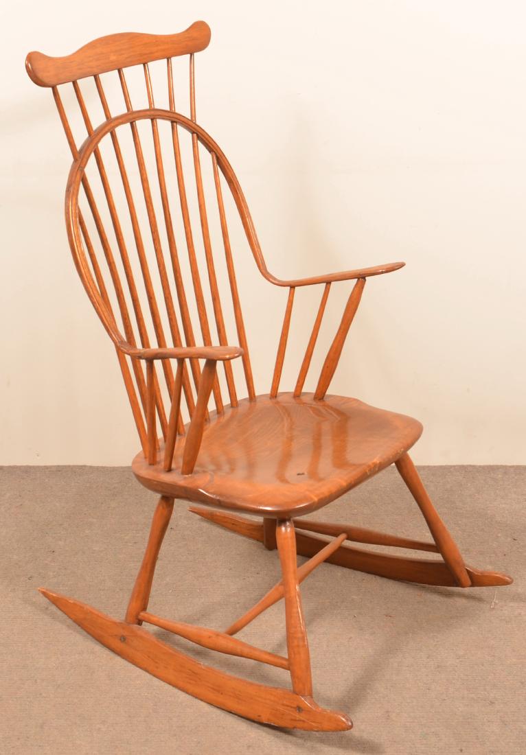 American Windsor Comb-back Rocking Chair. (1 of 4)