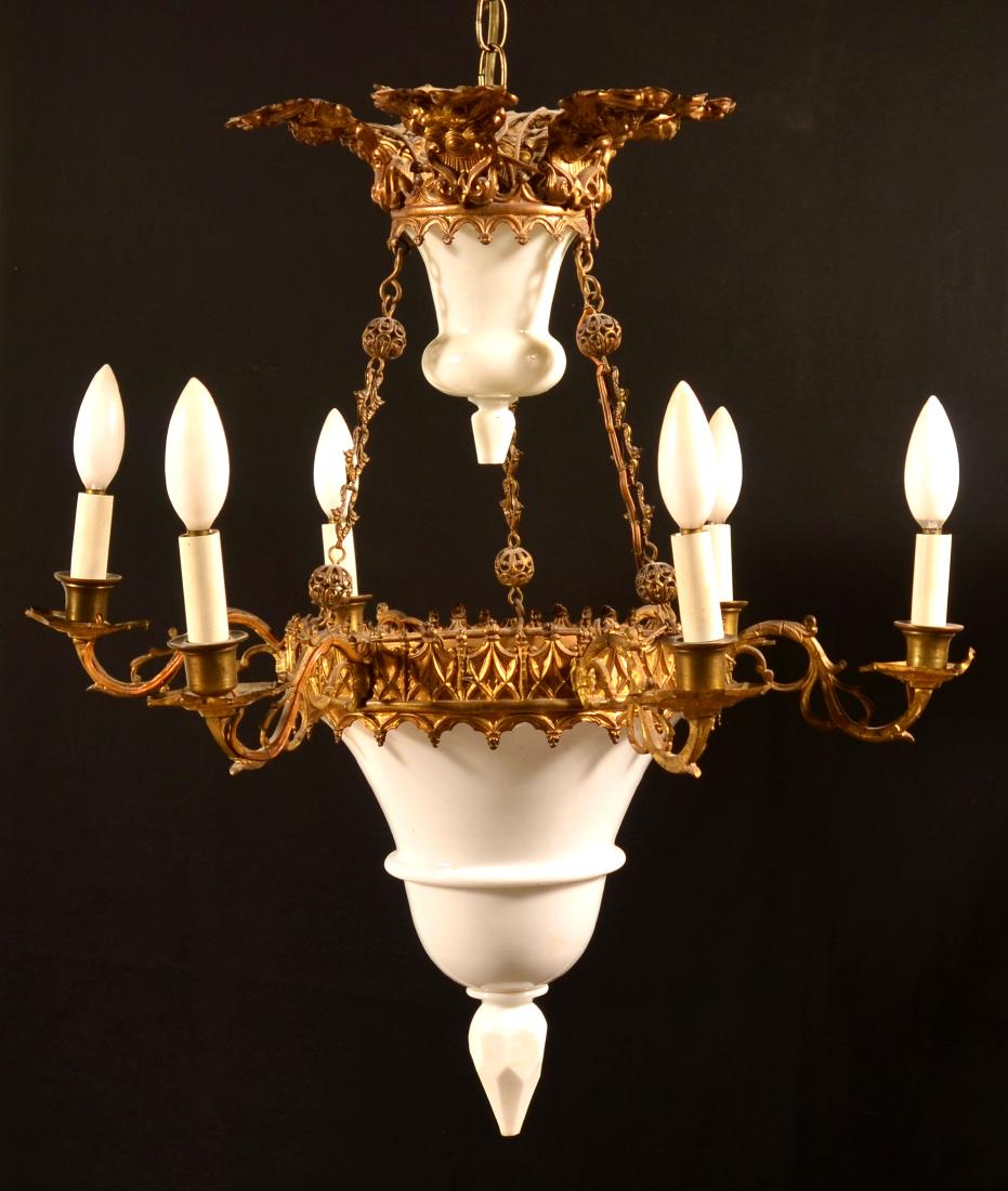 Unsigned Lalique Style Chandelier. (1 of 3)