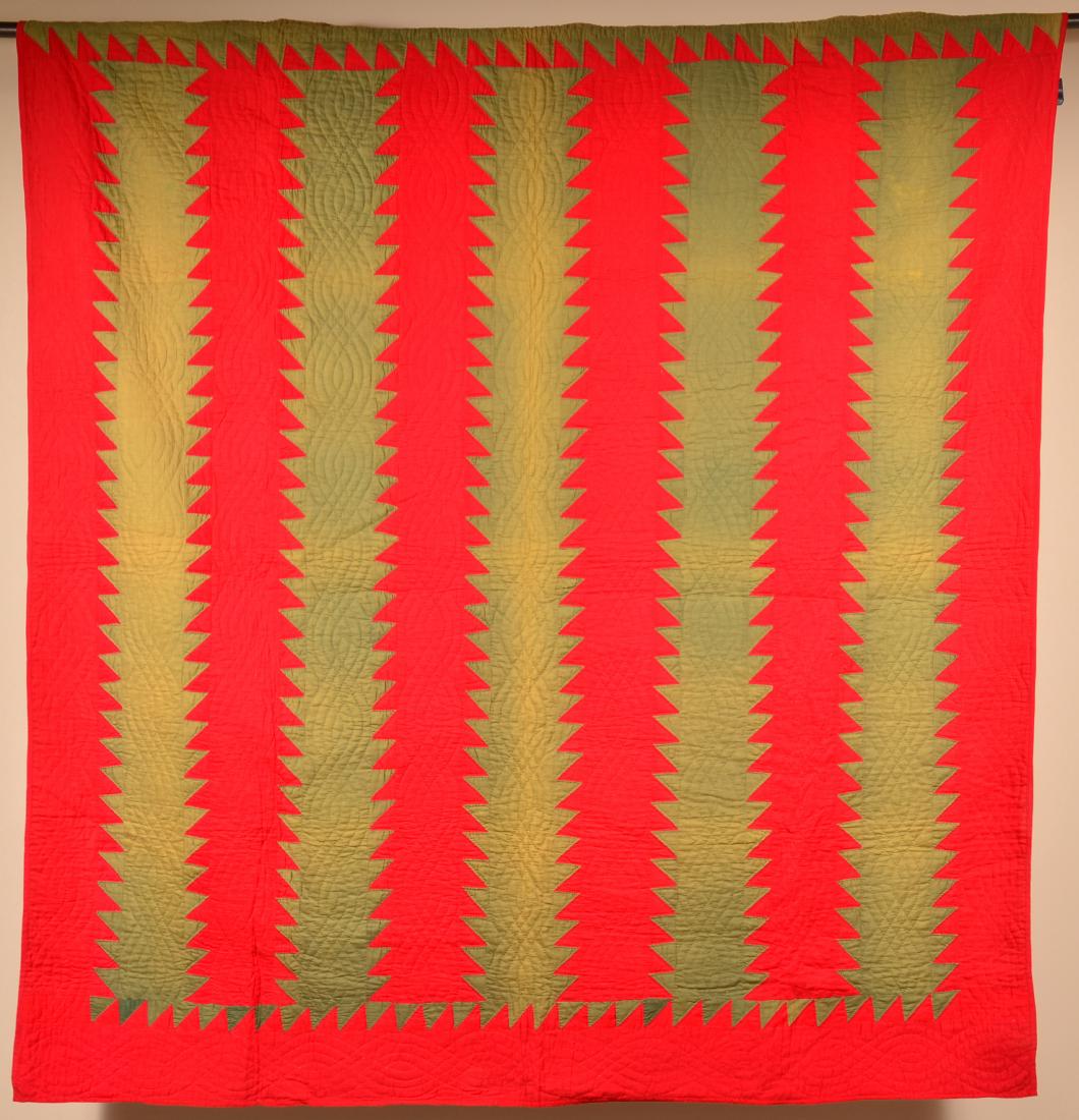 Antique Red and Green Sawtooth Pattern Bar Quilt. (1 of 4)