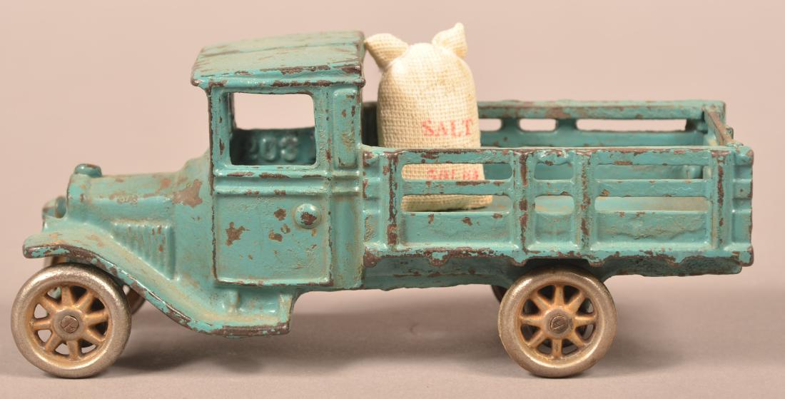 Arcade Cast Iron Model T Stake Body Truck. (1 of 5)