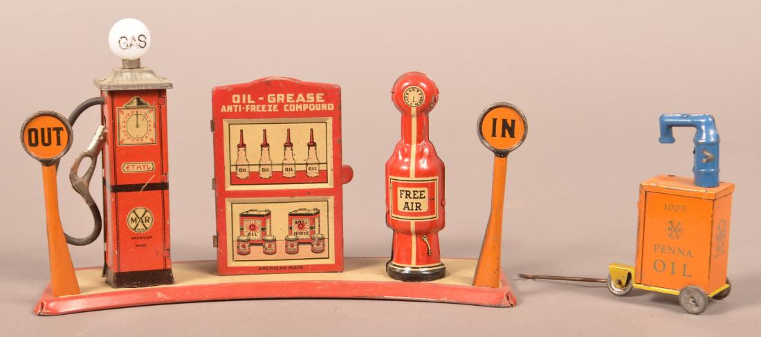Marx Tin Litho Britelite Filling Station. (1 of 4)