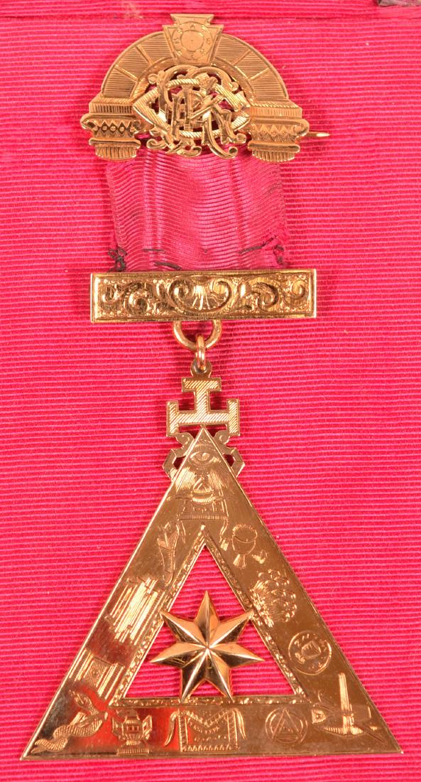 14k Masonic Presentation Badge (1 of 5)