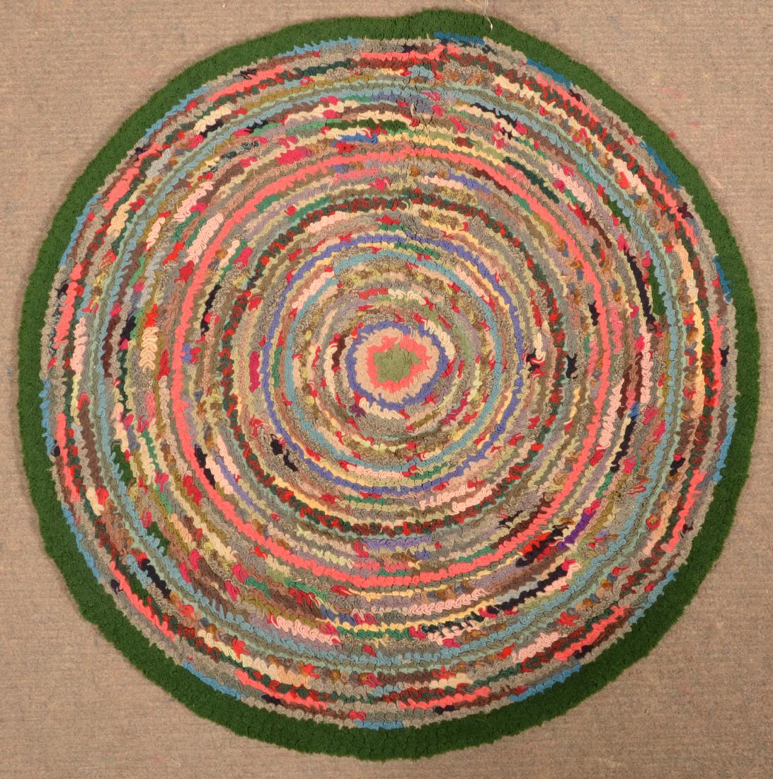Antique/Vintage Circular Hooked Rug. (1 of 2)