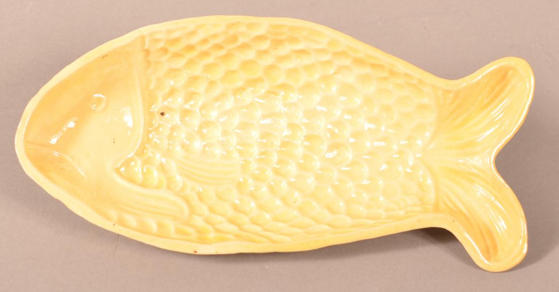 Antique Yellowware Fish Form Mold. (1 of 3)