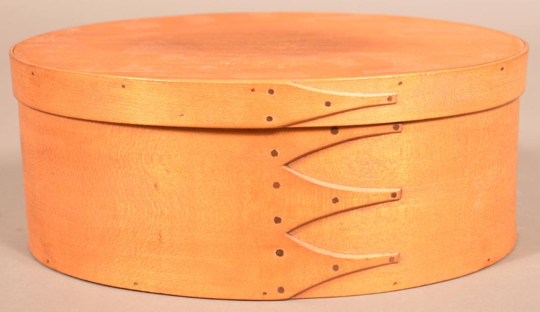 Shaker Oval Wood Box. (1 of 4)