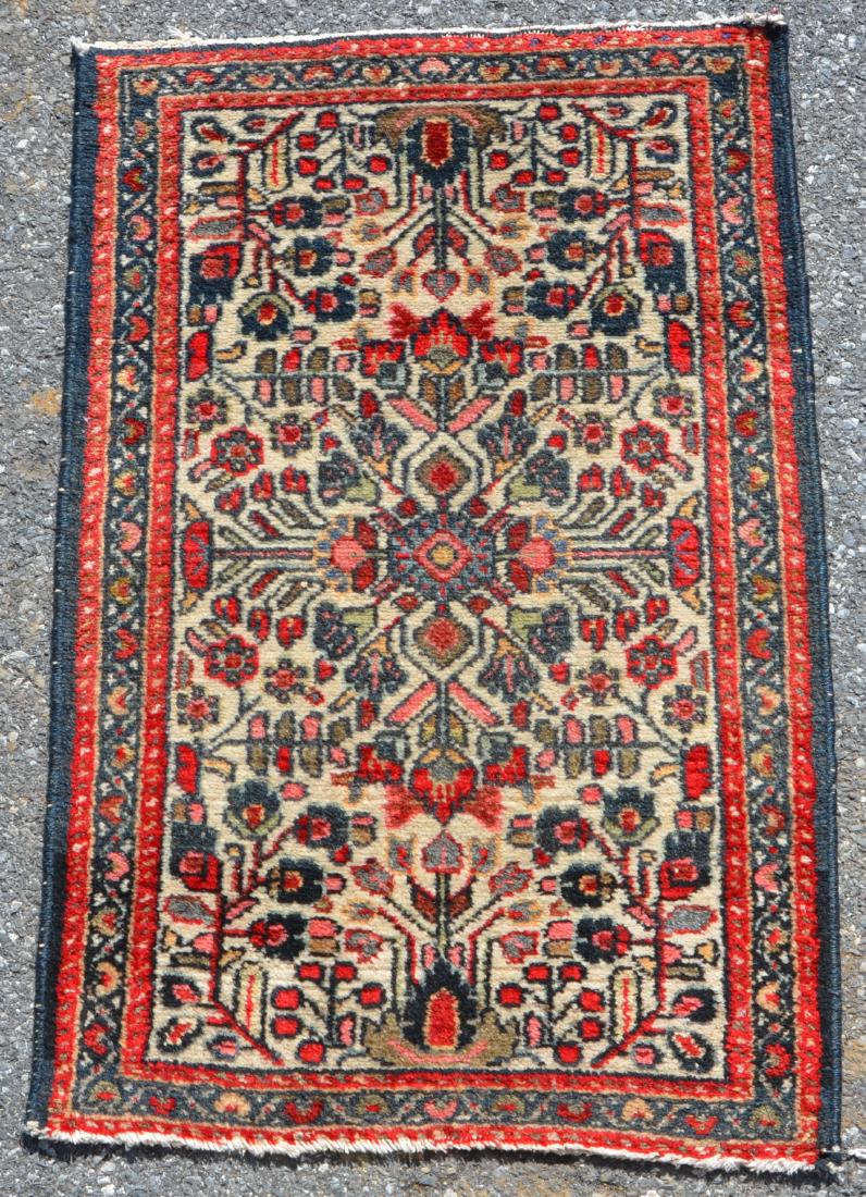 Antique/Vintage Floral Pattern Oriental Area Rug. (1 of 3)