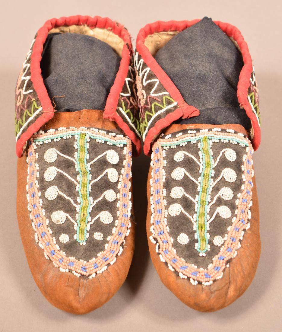 Antique Pair of Bead Decorated Mohawk Moccasins (1 of 4)
