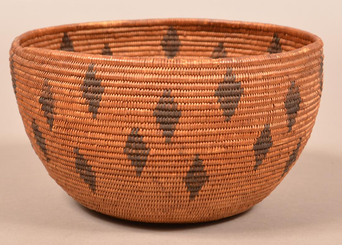 Antique California Coiled Basket Maidu Type w/ Diamond (1 of 4)
