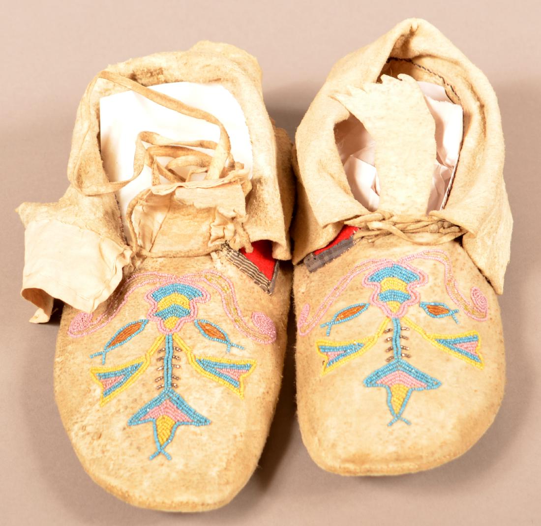 Pair of Antique Santee Sioux Type Moccasins, Floral (1 of 3)