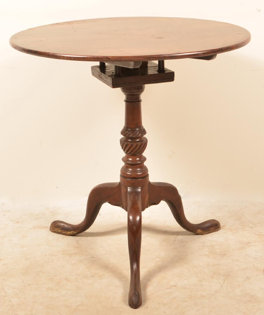 American Queen Anne Mahogany Tilt Top Tea Table. (1 of 4)