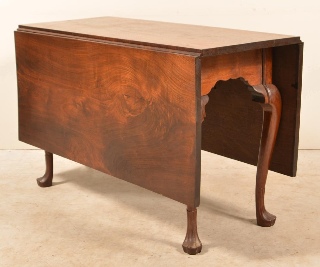 Pennsylvania Queen Anne Walnut Drop-leaf Table. (1 of 5)