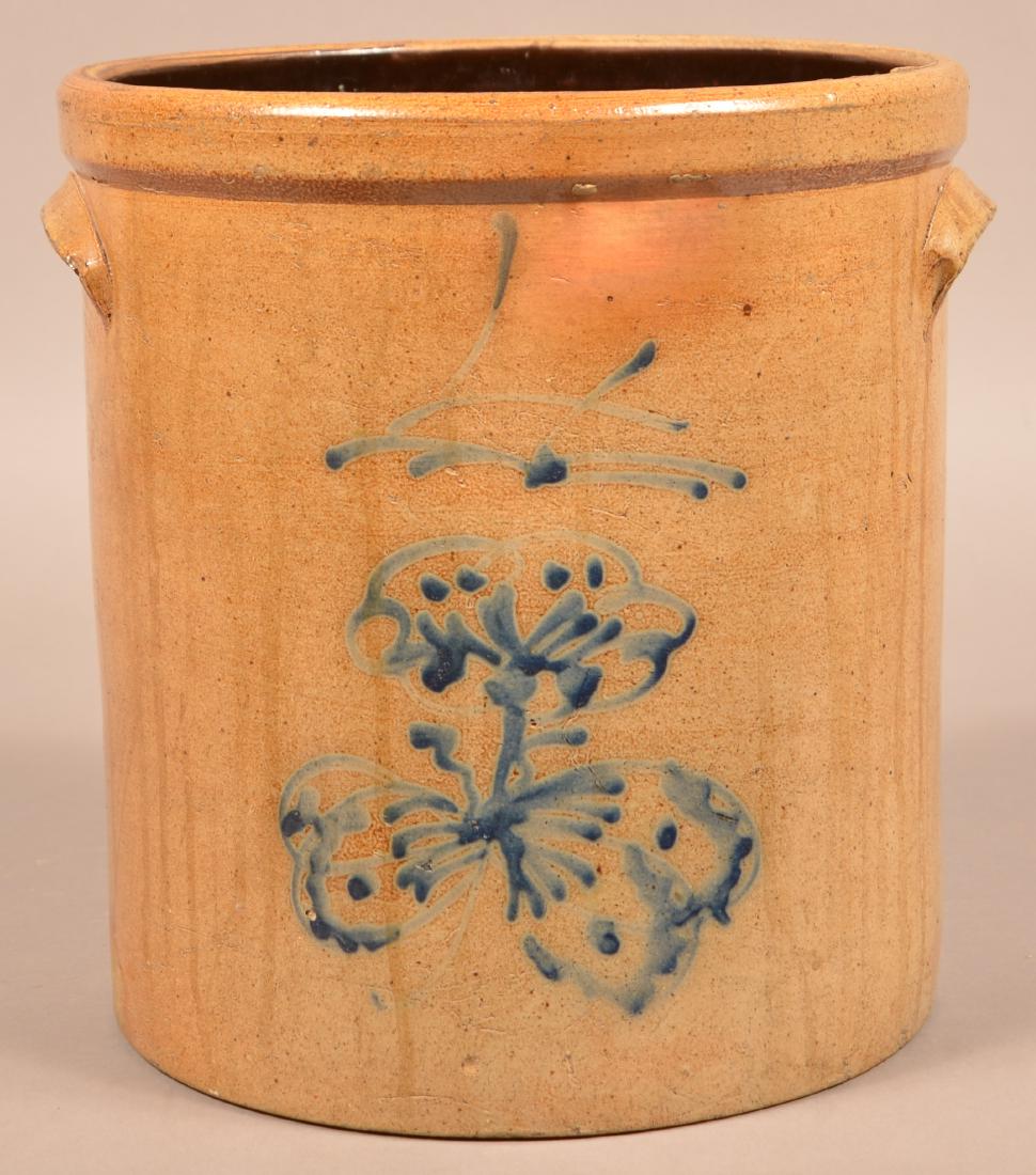 Unsigned Four Gallon Stoneware Crock. Cobalt blue (1 of 3)