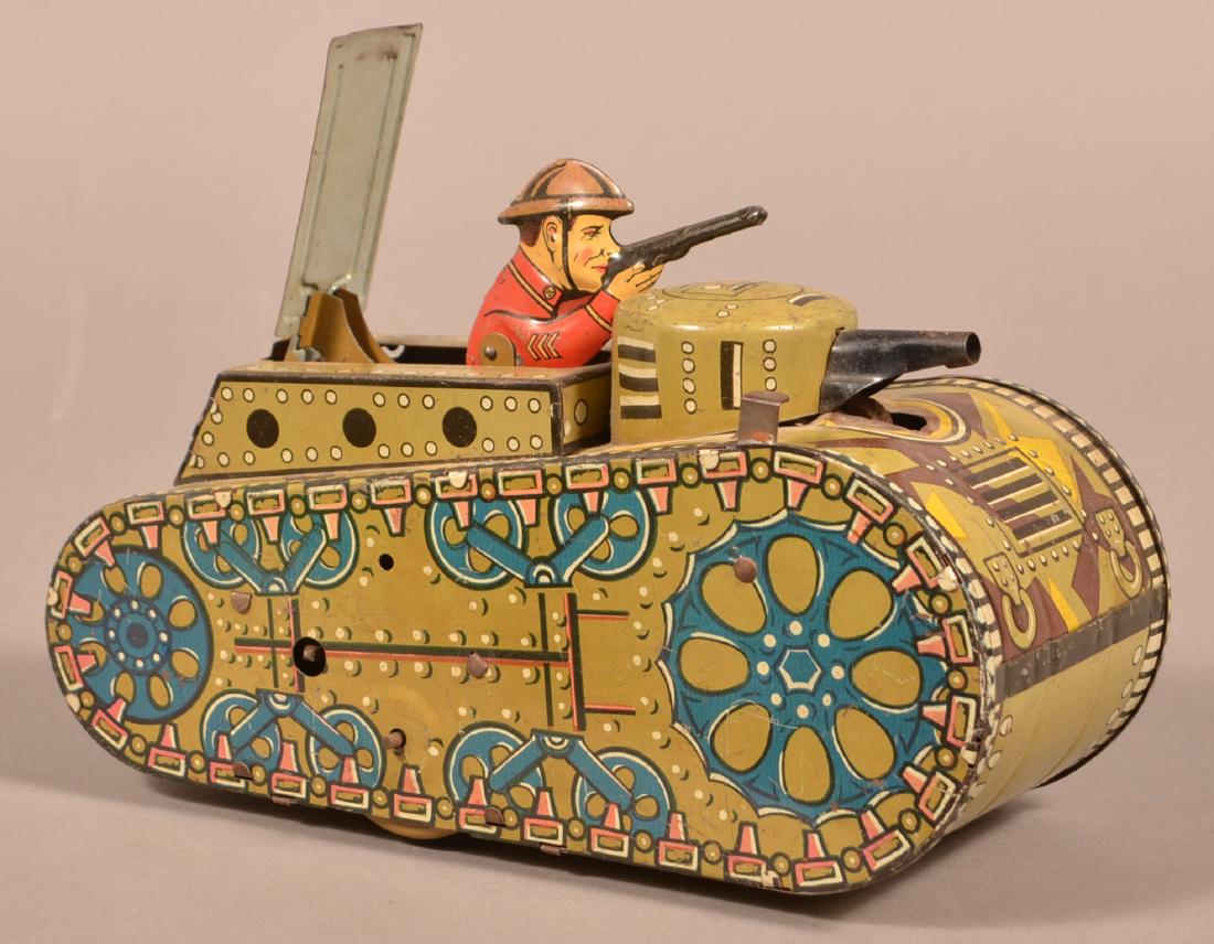 Marx Tin Lithograph Wind-up Doughboy Tank. (1 of 2)