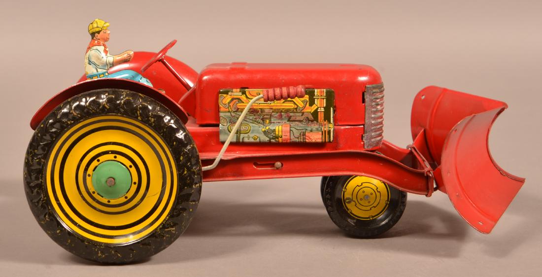 Marx Pressed Steel Heavy Gauge Tractor. (1 of 4)