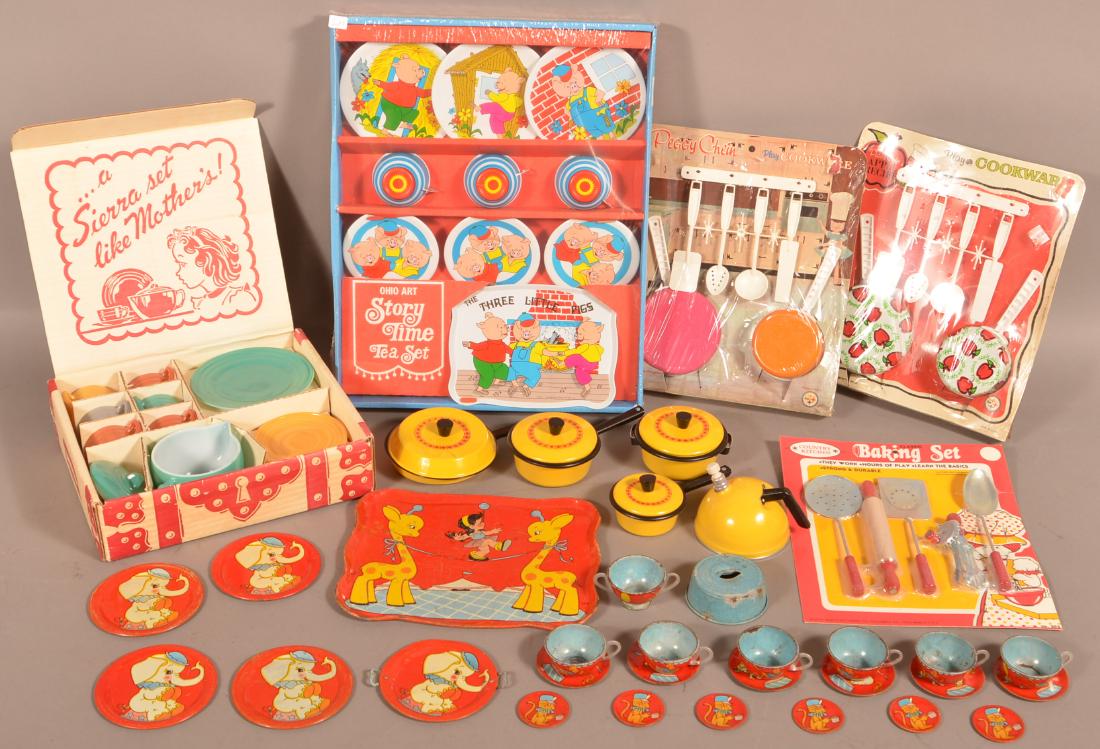 Lot of Vintage Children's Cookware. (1 of 1)