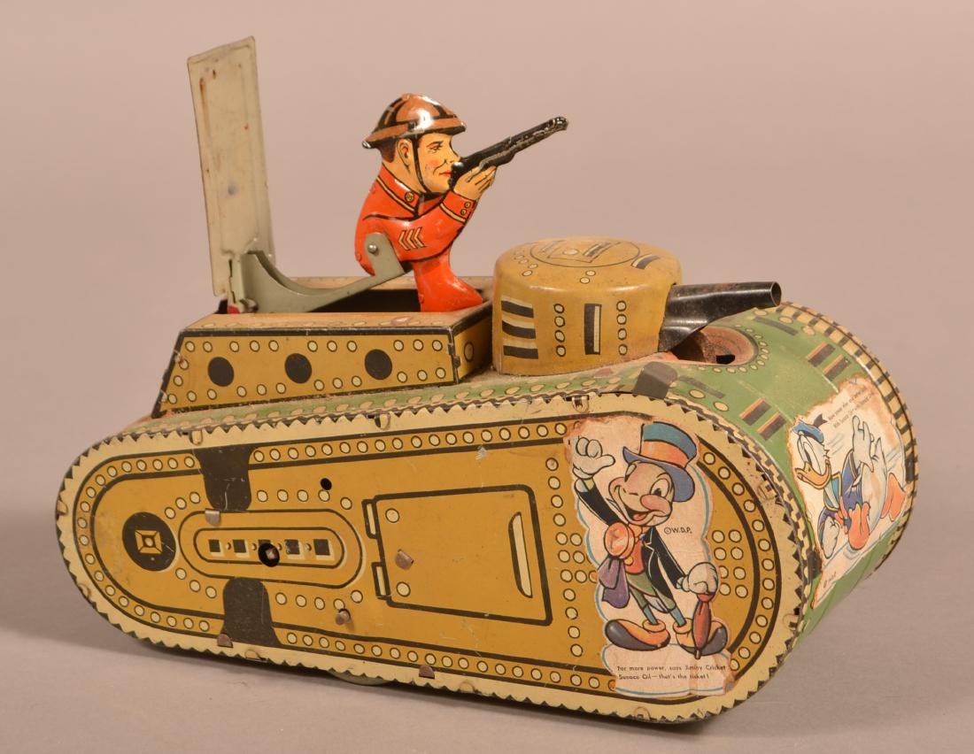 Marx Tin Lithograph Wind-up Doughboy Tank. (1 of 4)