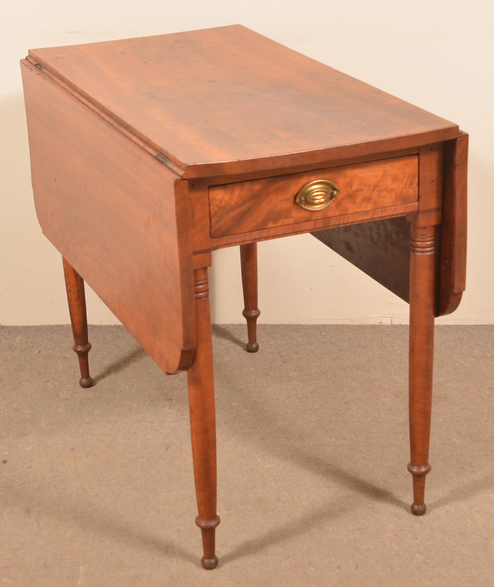 Pennsylvania Sheraton Cherry Dropleaf Table. (1 of 3)