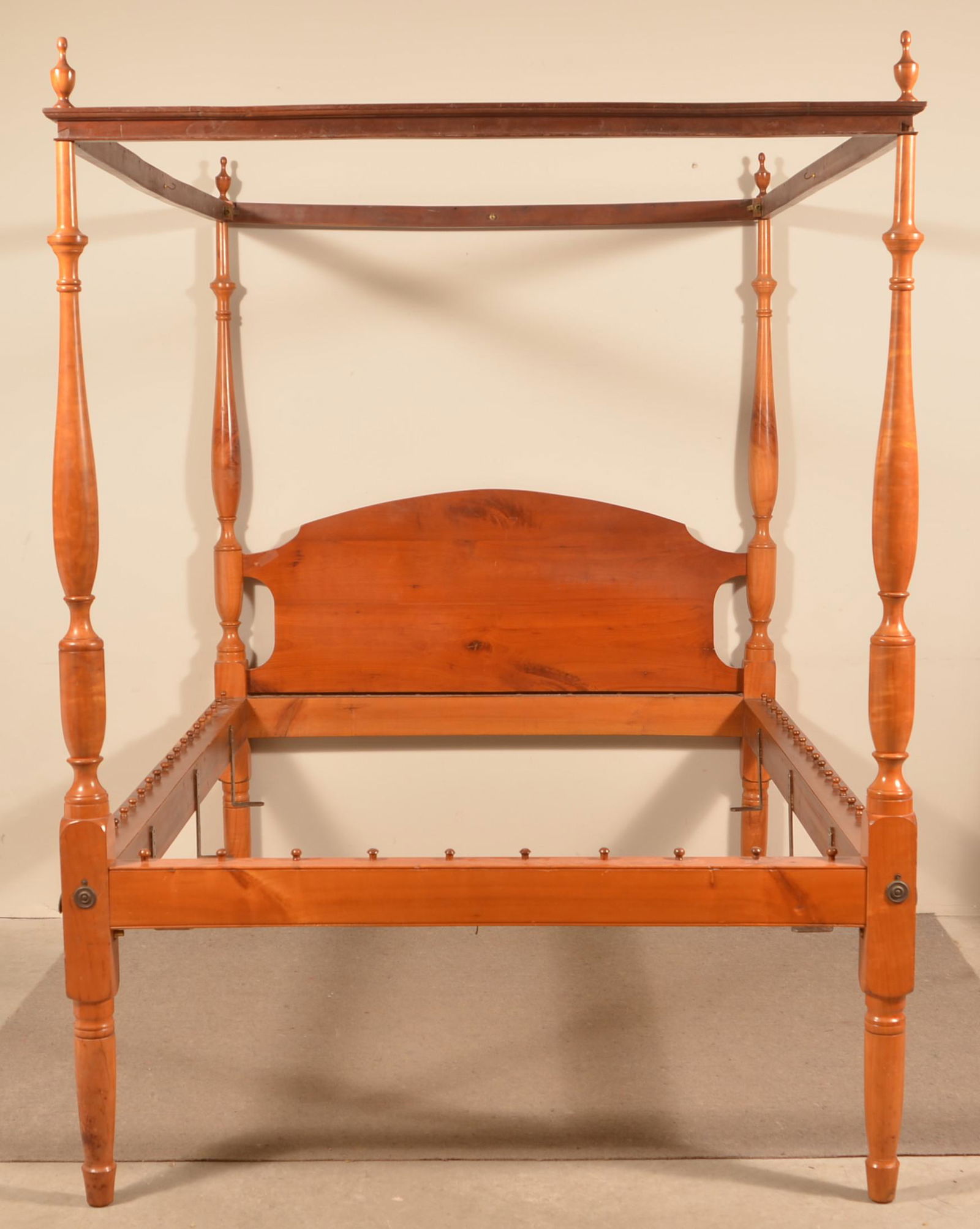 Pennsylvania Federal Cherry Poster Bed. (1 of 4)