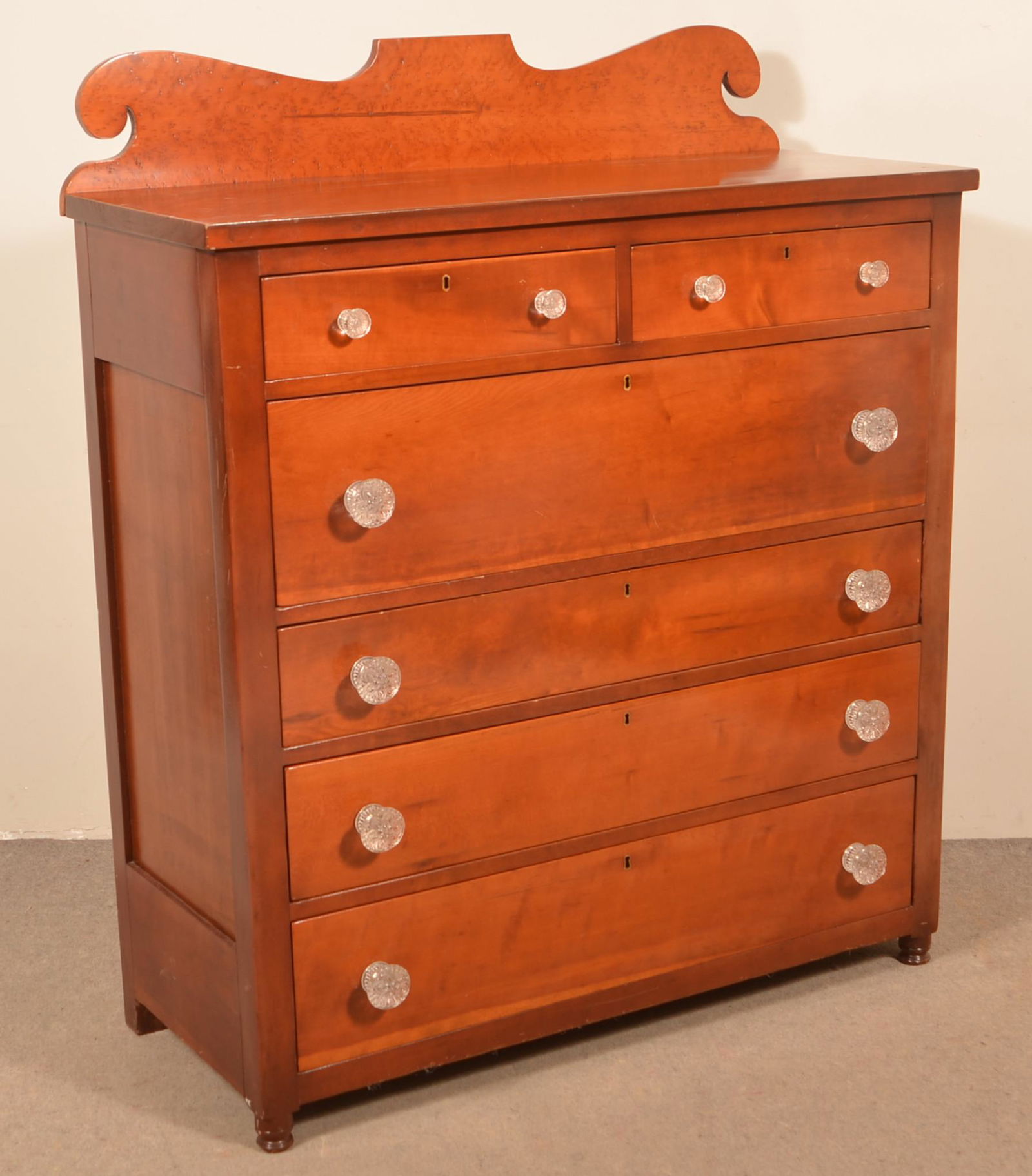 Sheraton Cherry and Birds Eye Maple Chest of Drawers. (1 of 2)