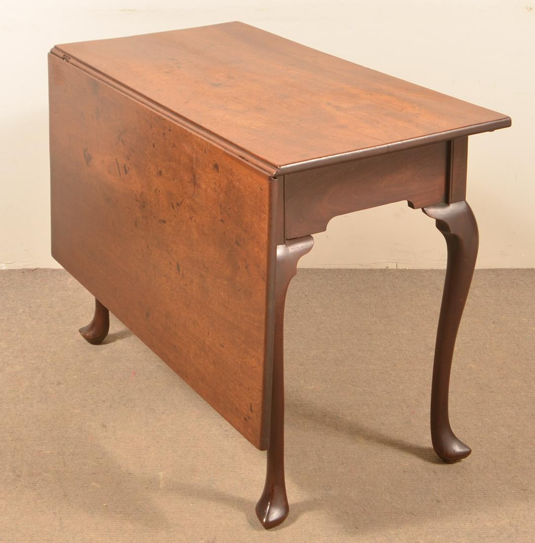 American Queen Anne Walnut Dropleaf Table. (1 of 4)