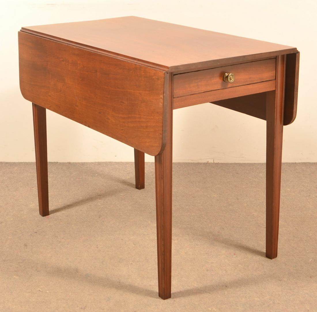 American Hepplewhite Dropleaf Pembroke Table. (1 of 3)