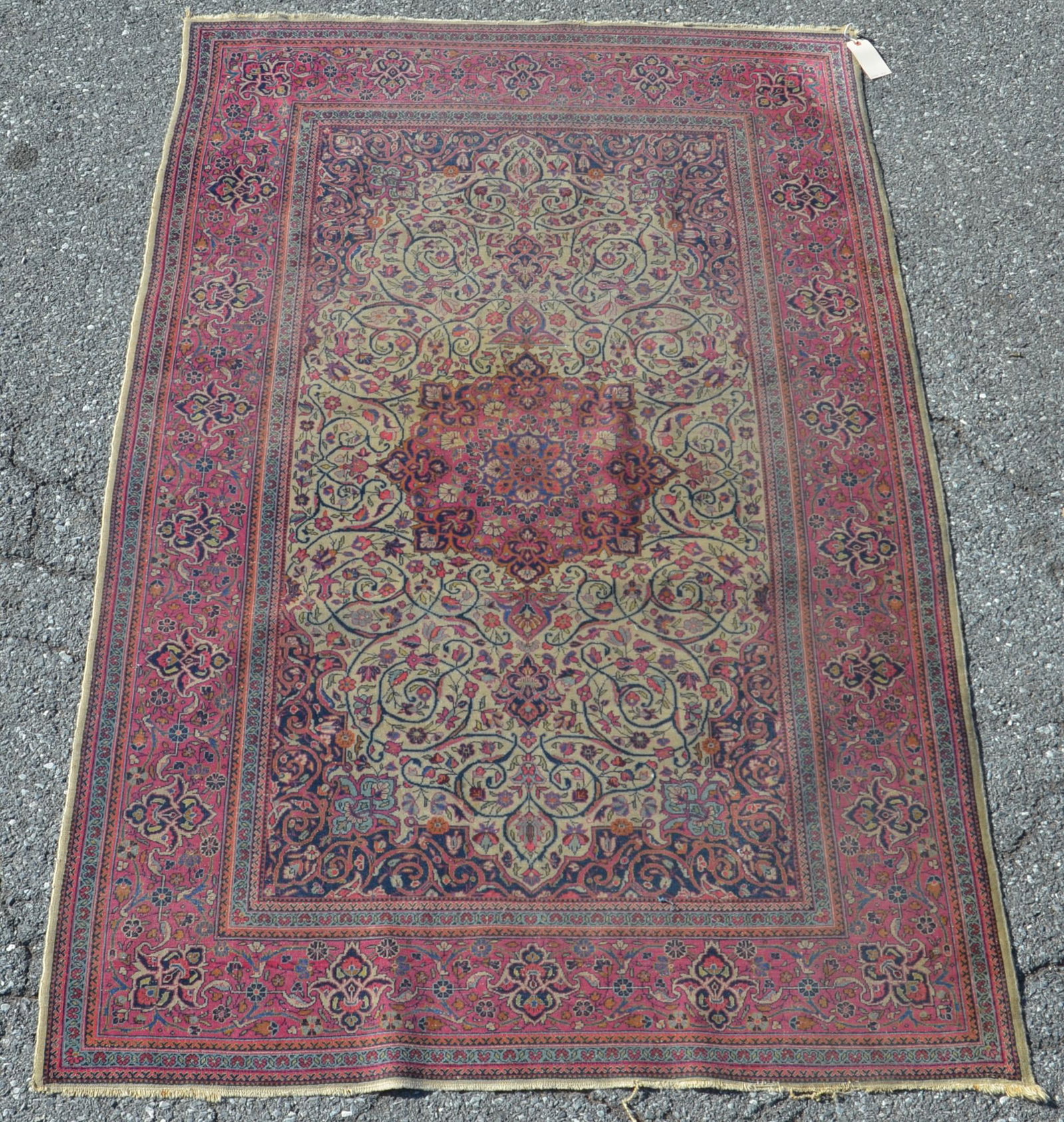 Antique/Vintage Floral Pattern Oriental Area Rug.: Antique/Vintage Floral Pattern Oriental Area Rug. 4'2" x 6'8". Condition: Good with wear and fading.
