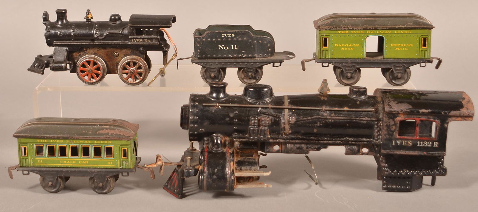 Ives No. 5 Wind-up Passenger Train Set. (1 of 3)