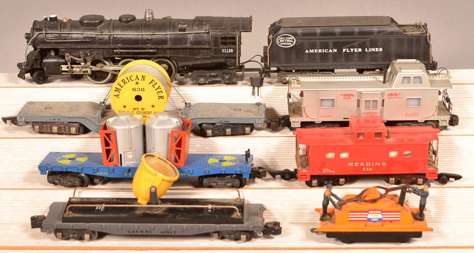 American Flyer S-Gauge 21130 Freight Train Set. (1 of 4)