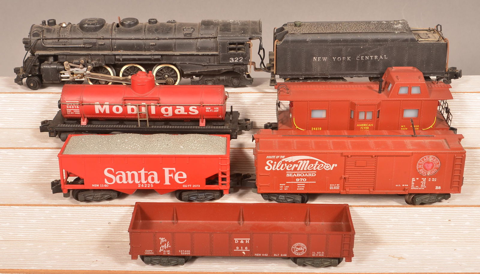 American Flyer S-Gauge 322 Freight Train Set. (1 of 3)