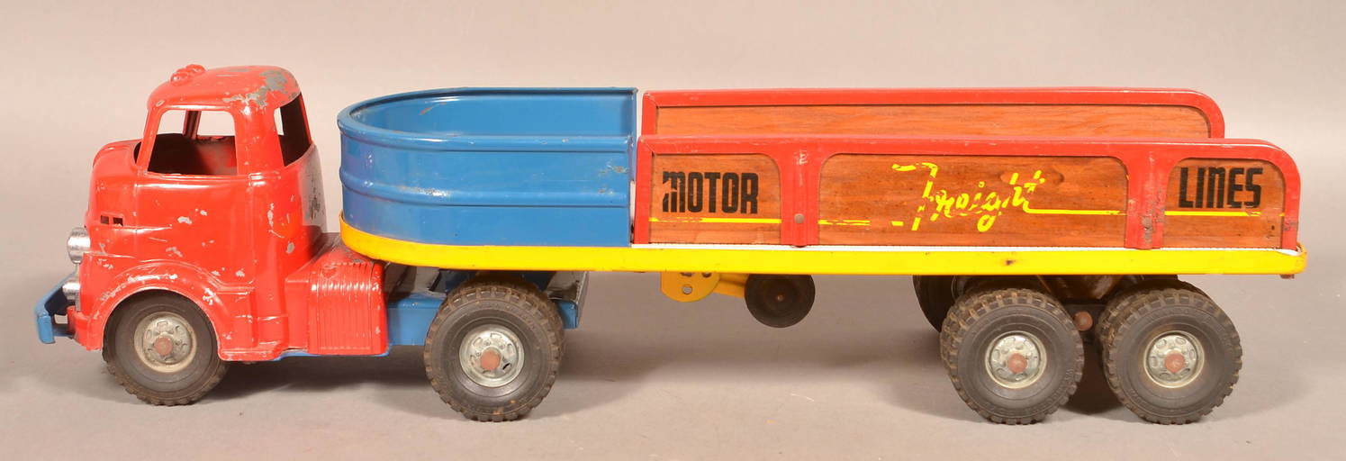Vintage Wyandotte "motor Freight Lines" Tractor