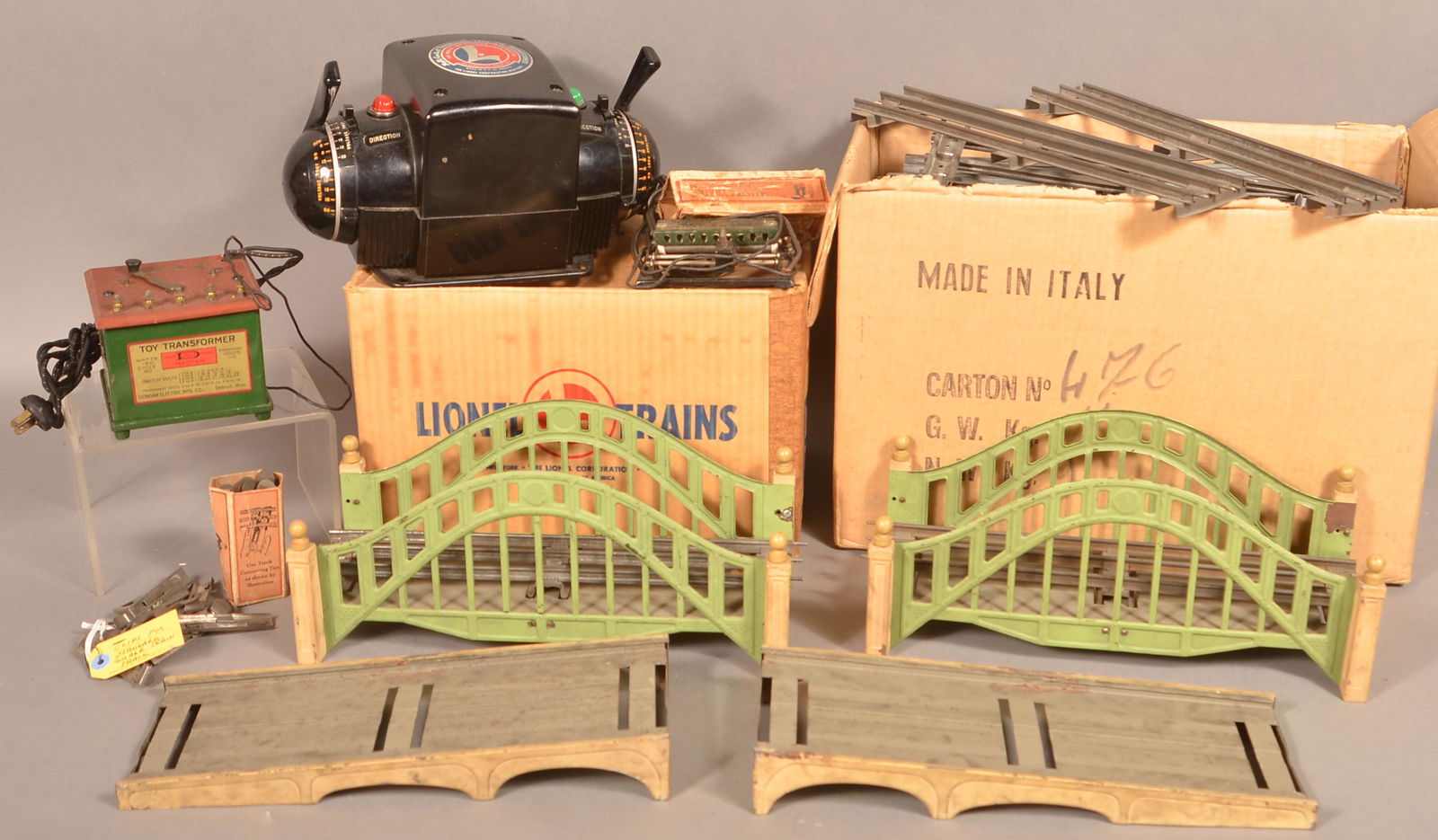 Lot of Lionel Standard Gauge Accessories. (1 of 2)