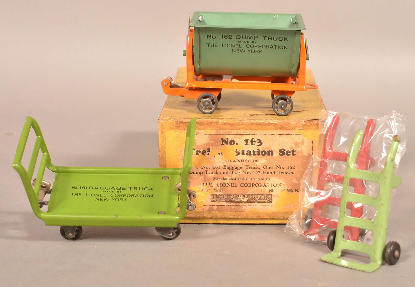 Lionel Prewar 163 Freight Station Set. (1 of 2)