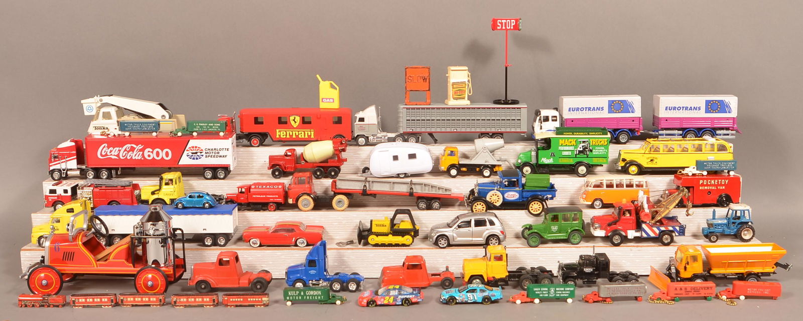 Boxlot of Various Die-cast Vehicles. (1 of 1)