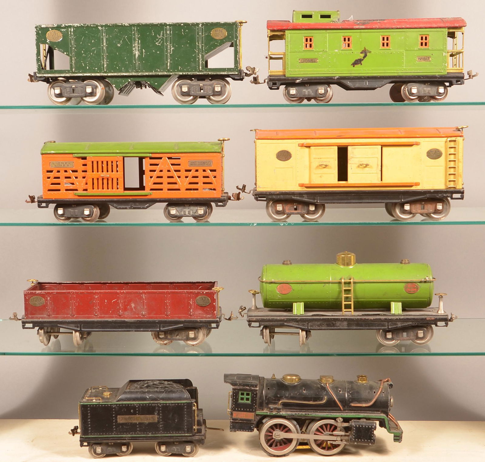 Lionel 384 Standard Gauge Eight Piece Freight Train (1 of 2)