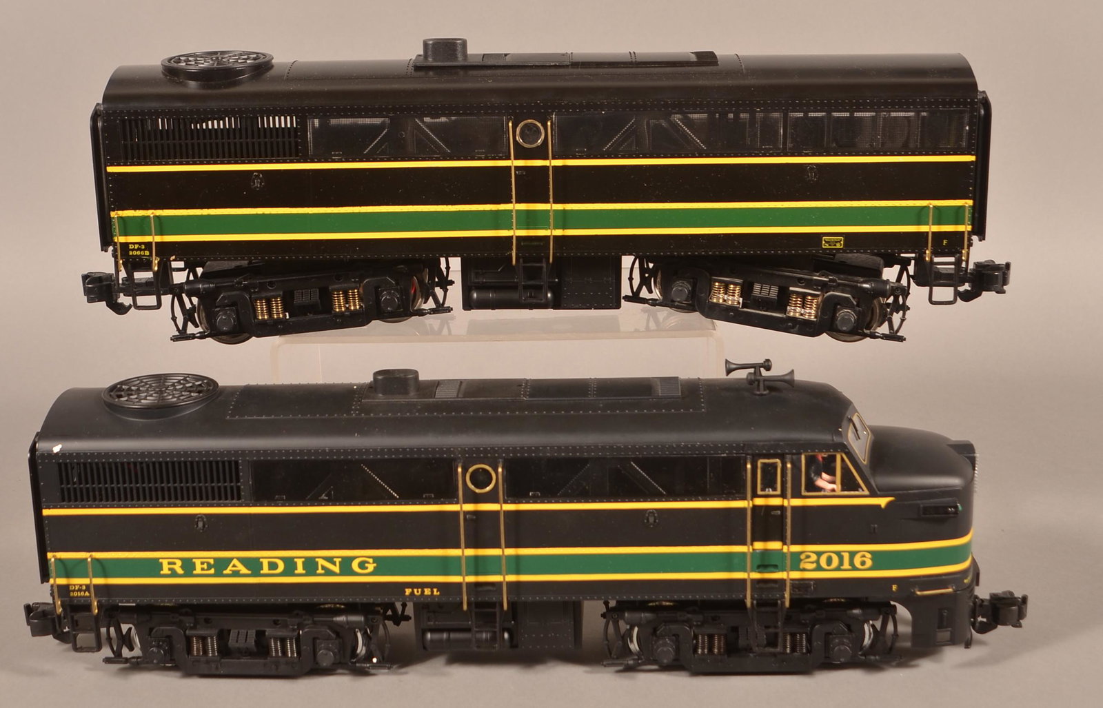Aristo-Craft 2 Pc. Reading Alco FA-1 Diesel Locomotive.: Aristo-Craft Two Piece Reading Alco FA-1 Diesel Locomotive. 2016 and 2066B. Condition: Very good with worn boxes.