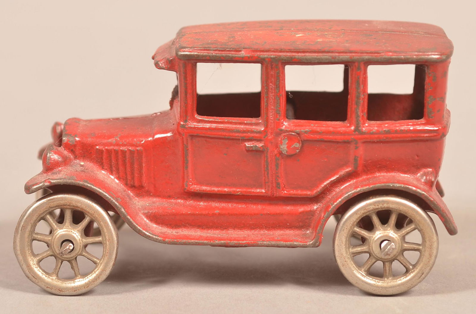 Arcade Cast Iron Model T Sedan. (1 of 4)