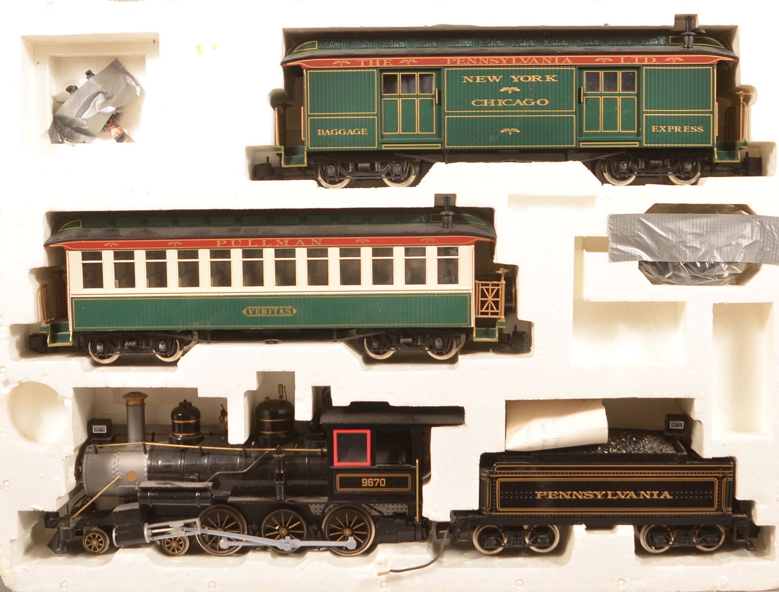 Bachmann Big Haulers G-Scale 9670 Passenger Train Set.: Bachmann Big Haulers G-Scale 9670 Passenger Train Set. With track. Condition: As new in partial box.