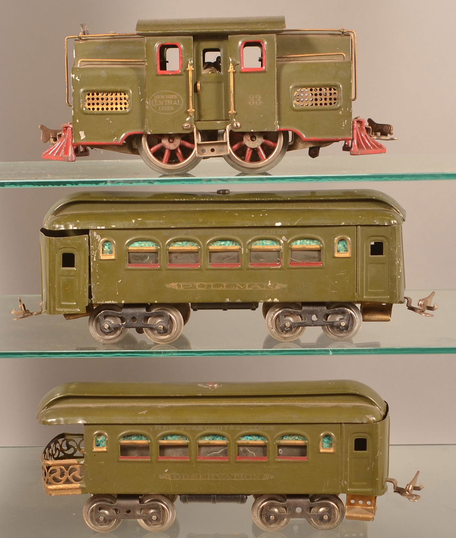 Lionel Standard Gauge No. 33 Passenger Train Set. (1 of 3)