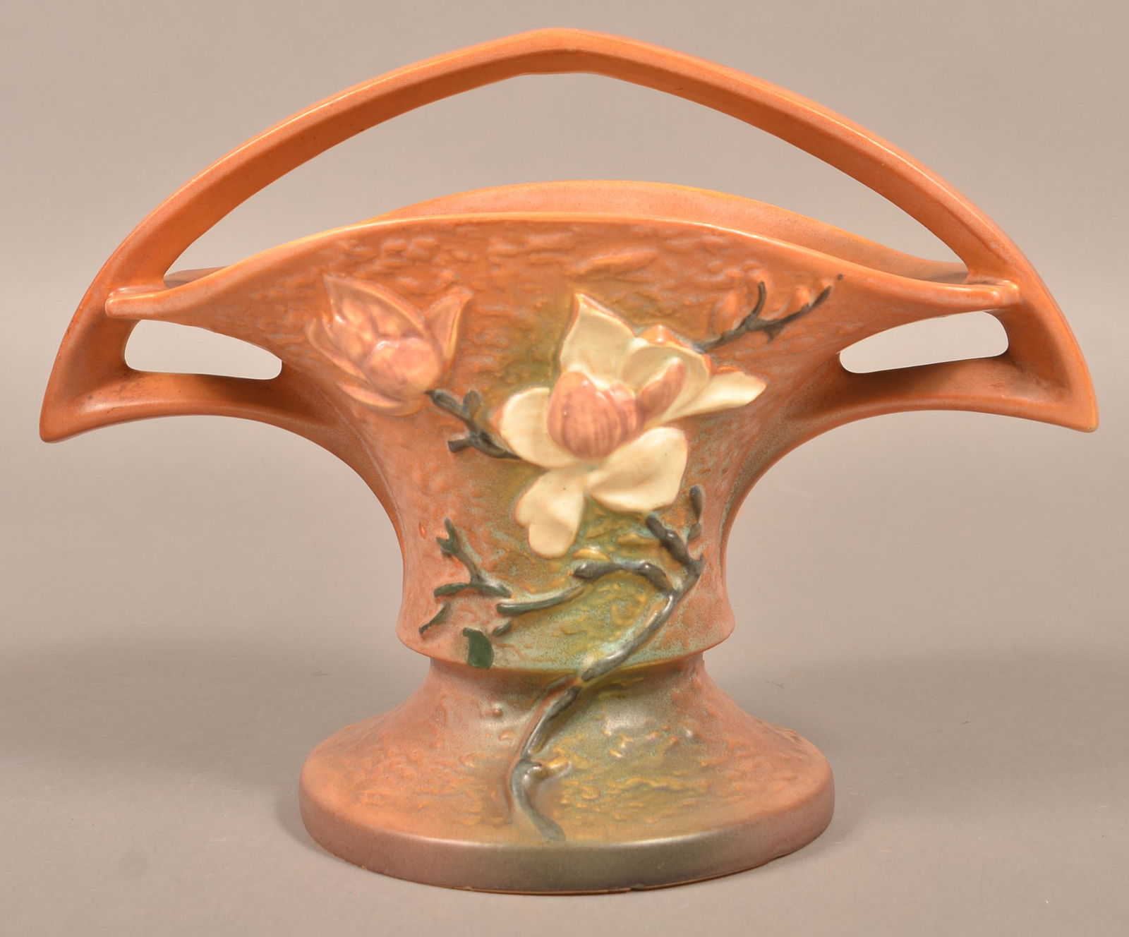 Roseville Art Pottery Magnolia Pattern Basket. (1 of 3)