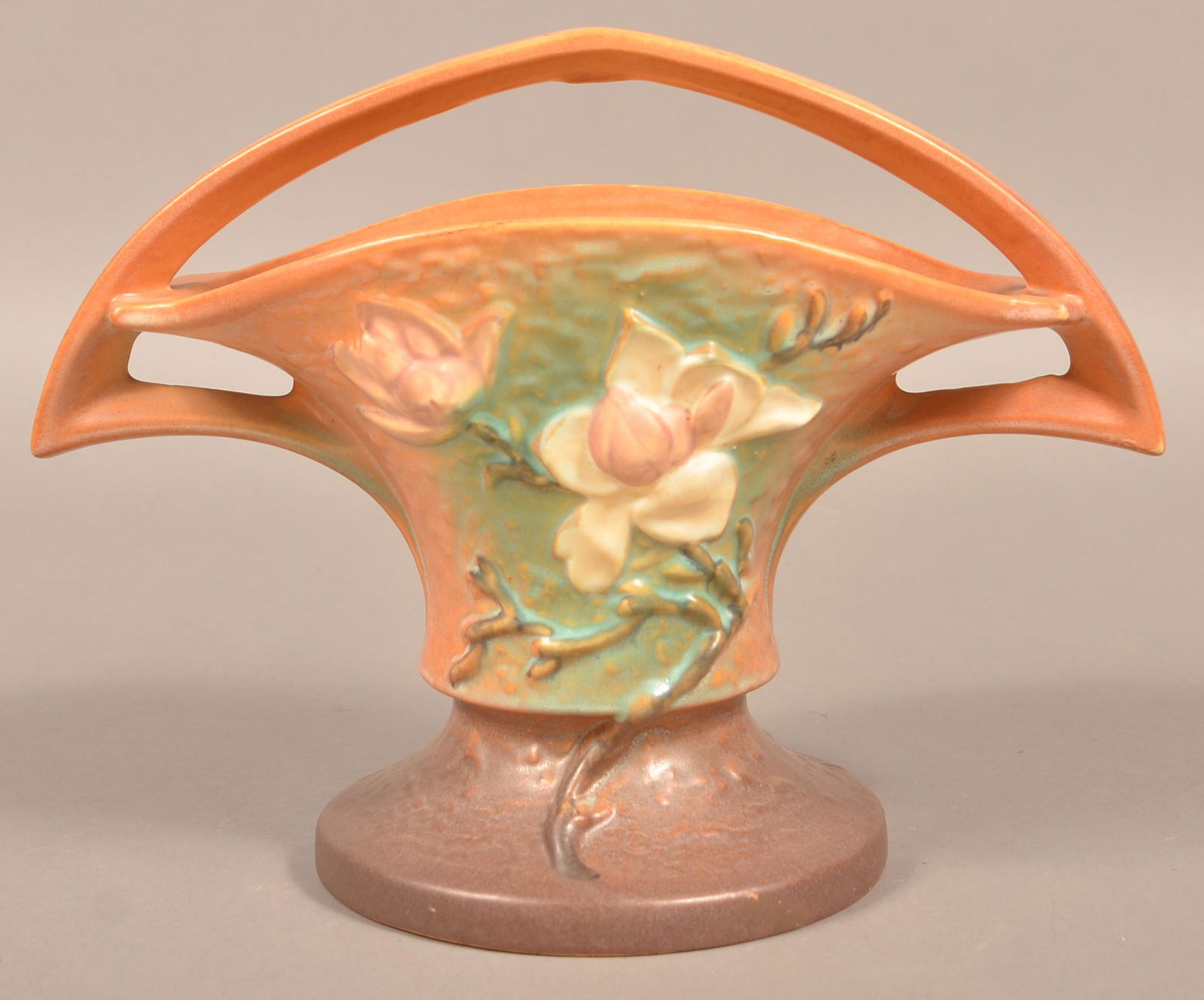 Roseville Art Pottery Magnolia Pattern Basket (1 of 3)