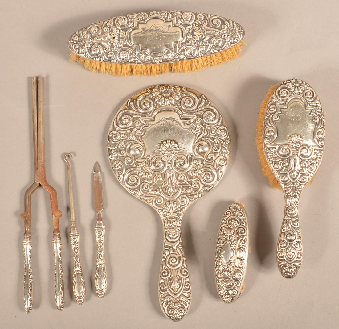 7 Piece Whiting Sterling Repousse Vanity Dresser Set. (1 of 2)
