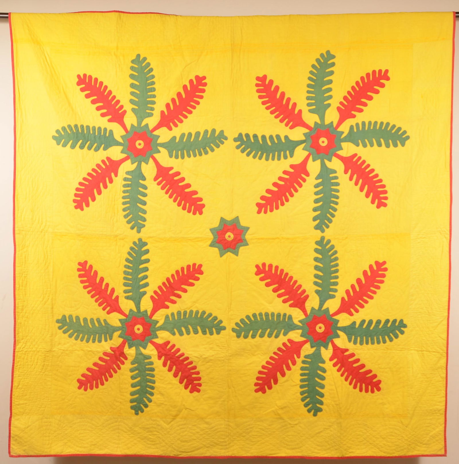 Antique Pin-Wheel Pattern Applique Quilt. (1 of 5)