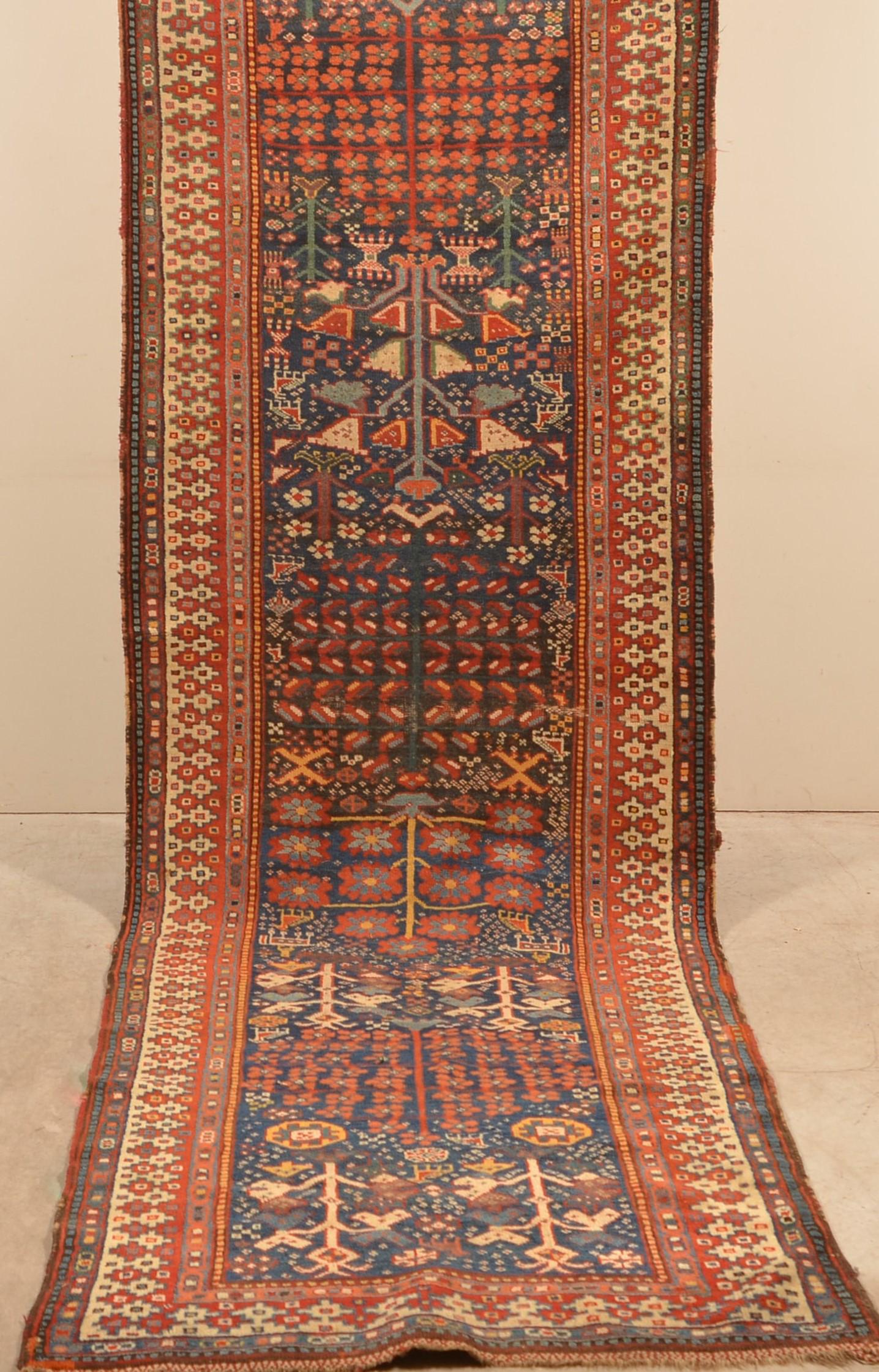 Vintage Floral and Geometric Pattern Oriental Runner. (1 of 7)