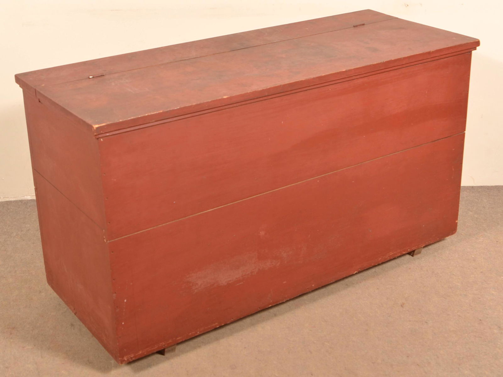 Antique PA Red Painted Softwood Feed Chest. (1 of 3)